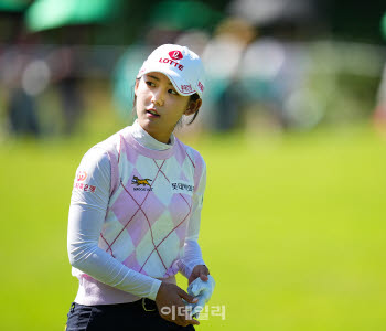 [골프IN]하나금융그룹 챔피언십 3라운드 황유민, 우승 경쟁 본격화