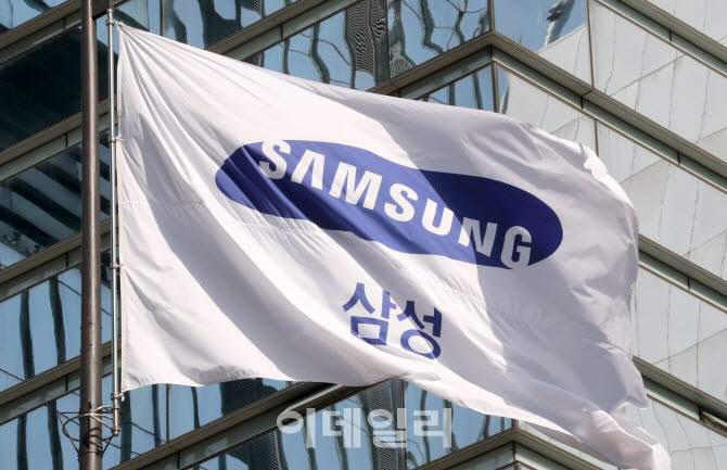 삼성전자, 美 메모리주 훈풍에 4%대 강세..코스피 7000 회복
