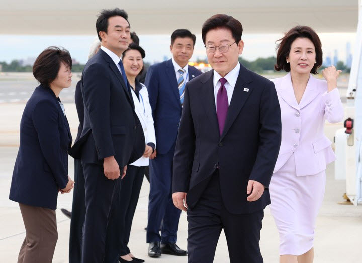李 “강남불패·부동산 투기공화국, 이제 과거 이야기 될 것”