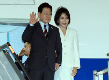 李대통령 "절제 없이 급히 가면 반동 맞는다"…유시민 겨냥한듯(종합)