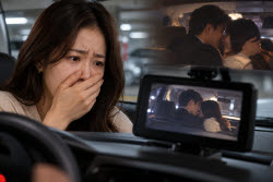 주말부부 남편 차 블랙박스 봤더니…낯선 여성과 은밀한 모습