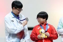 숙제 끝내고 하루 1~2시간…11세 초등생, 아시안게임 최연소 金