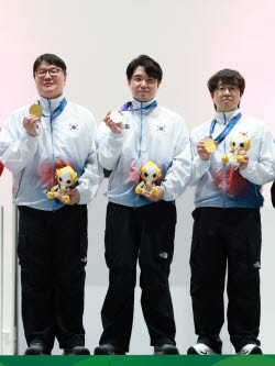 아재 게이머 3인방, 日 안방서 대역전극