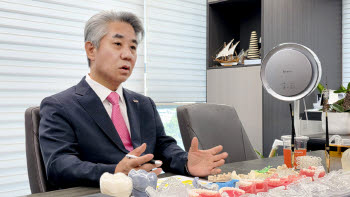 Graphy Chairman Details Ray Strategy, MegaGen Relationship