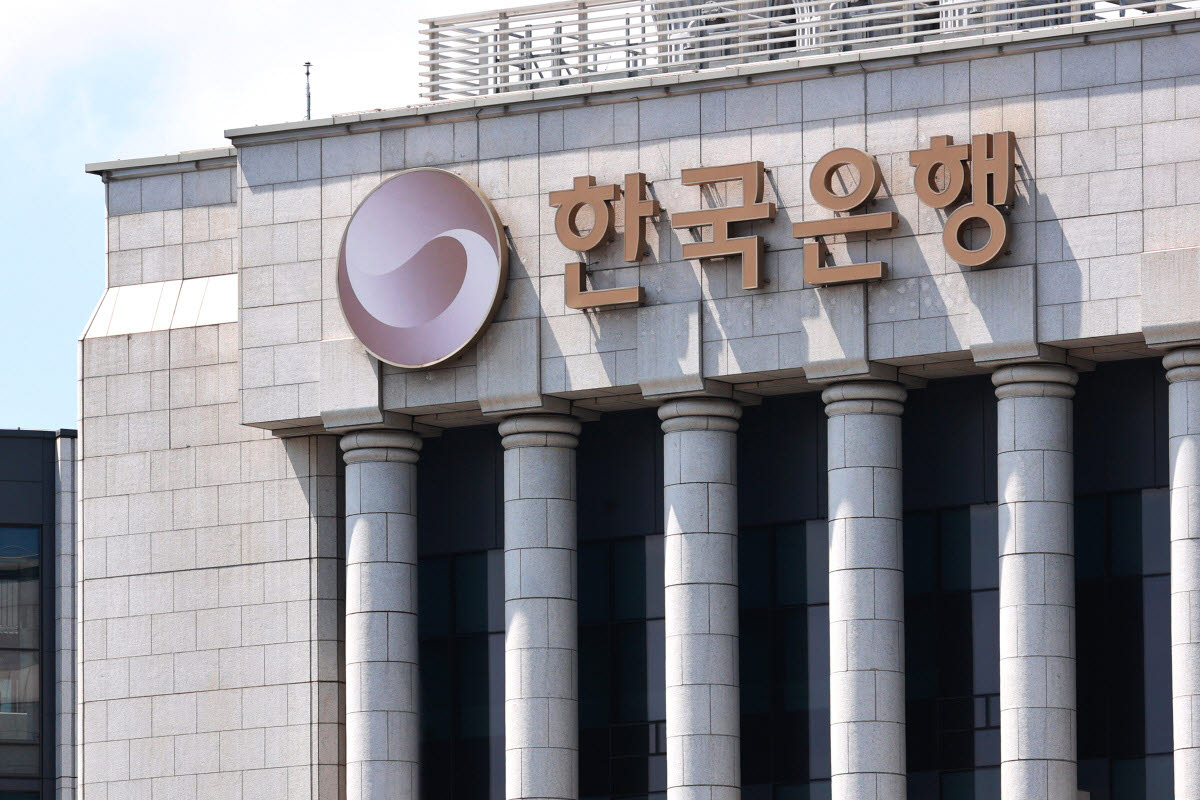파업·중동 전쟁 여파에…기업심리 석 달 만에 하락
