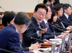 李, 국정 무게중심 ‘민생’으로…“초과 세수, 주거·일자리·서민금융에 투입”