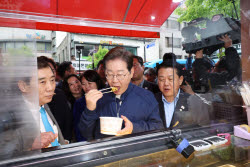 李대통령 '치킨값' 예고에…“동네 사장님 형편은 그대로인데”