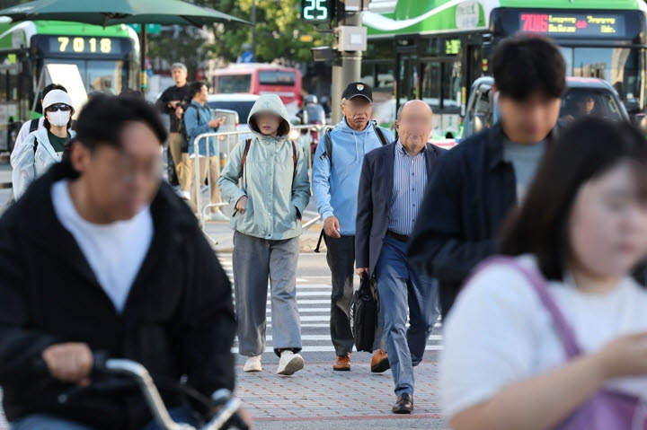아침 최저 5도 '쌀쌀'…바람까지 강하다[내일날씨]