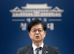 "DMZ 지뢰 엄정 조치" 靑, 대미 투자엔 "수익성 없으면 안 해"