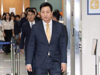 [속보]특검, '여론조사비 대납' 오세훈 2심서도 징역 1년 6개월 구형