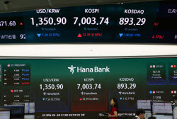 한 달 새 20%대 뛴 반도체 공정·소부장 ETF…이달도 달릴까