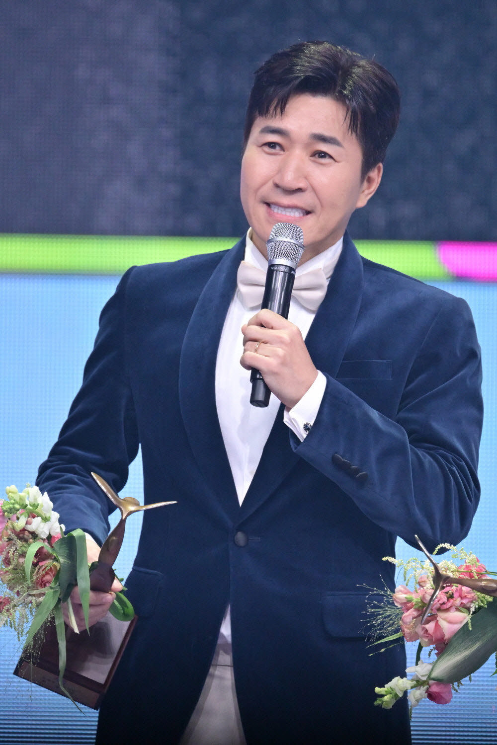 47세 코요태 김종민, 예비 아빠 됐다…11세 연하 아내 임신