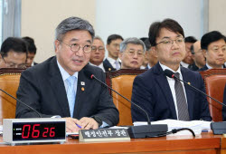 윤호중 "여수세계섬박람회 필요하면 감사"…부실 논란 도마에