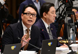 "군대서 뿔테 안경 금지령 내릴 판"…천하람 발언, 왜?