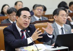 정태호 "지방재정 위기, 교부세 획기적으로 늘려야"…박홍근 "살펴볼 것"