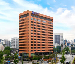 ‘3세 경영 속도’…이장한 종근당 회장, 지분 증여 마무리