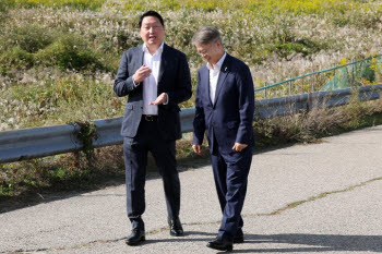 최태원 "호남 반도체 공장, 용인 3분의 2 규모…최대한 빨리 건설"