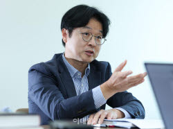 삼전닉스 고점 물린 개미, 팔까 버틸까…목대균 "지금은 버틸 때"