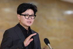 이 정도면 사랑 아닌가…민주당의 한동훈 때리기, 득일까 실일까