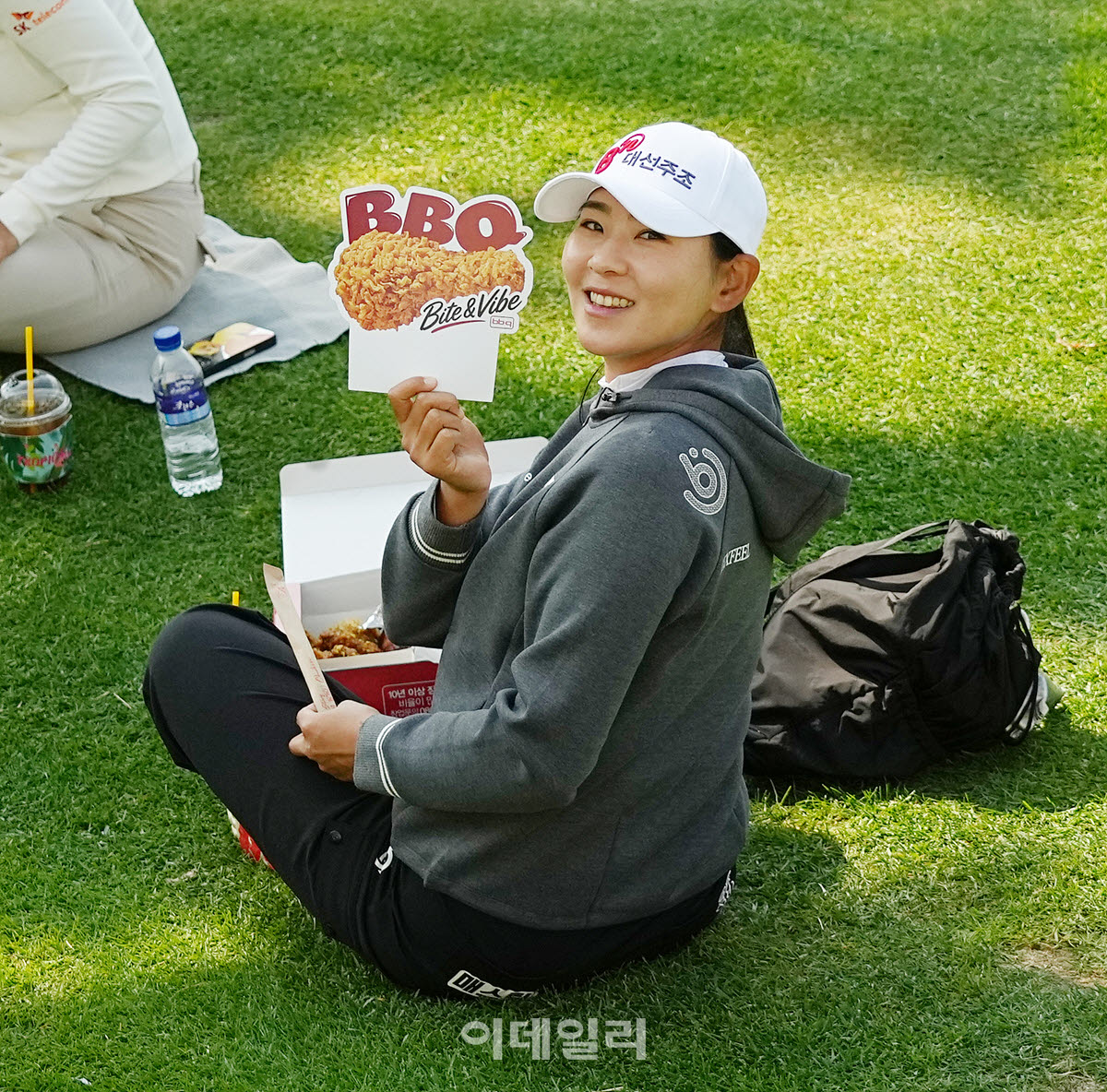 [포토]이지현,역시 치킨은 이게 최고네요
