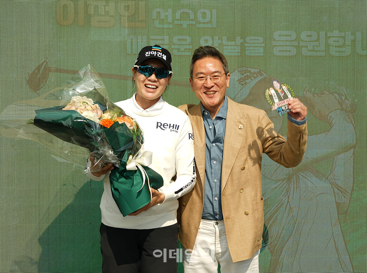 이정민-김평기 대표,은퇴 축하해                                                                                                                                                                    