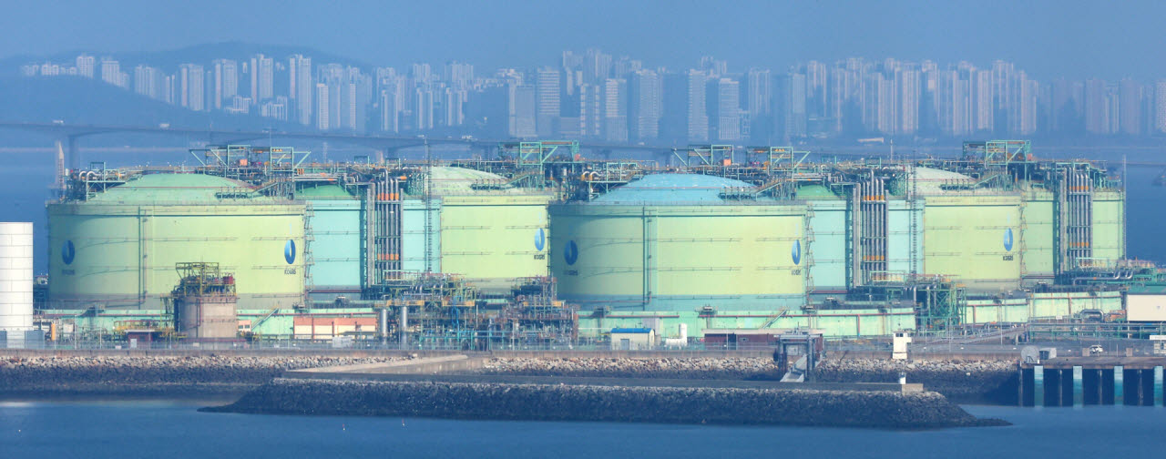 중동산 LNG 수입 66% 급감…북미산은 2배 늘어
