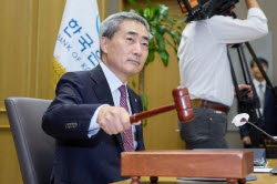 연속 인상한 기준금리, 이번엔 쉬어가나…10월 금통위 주목[한은 미리보기]