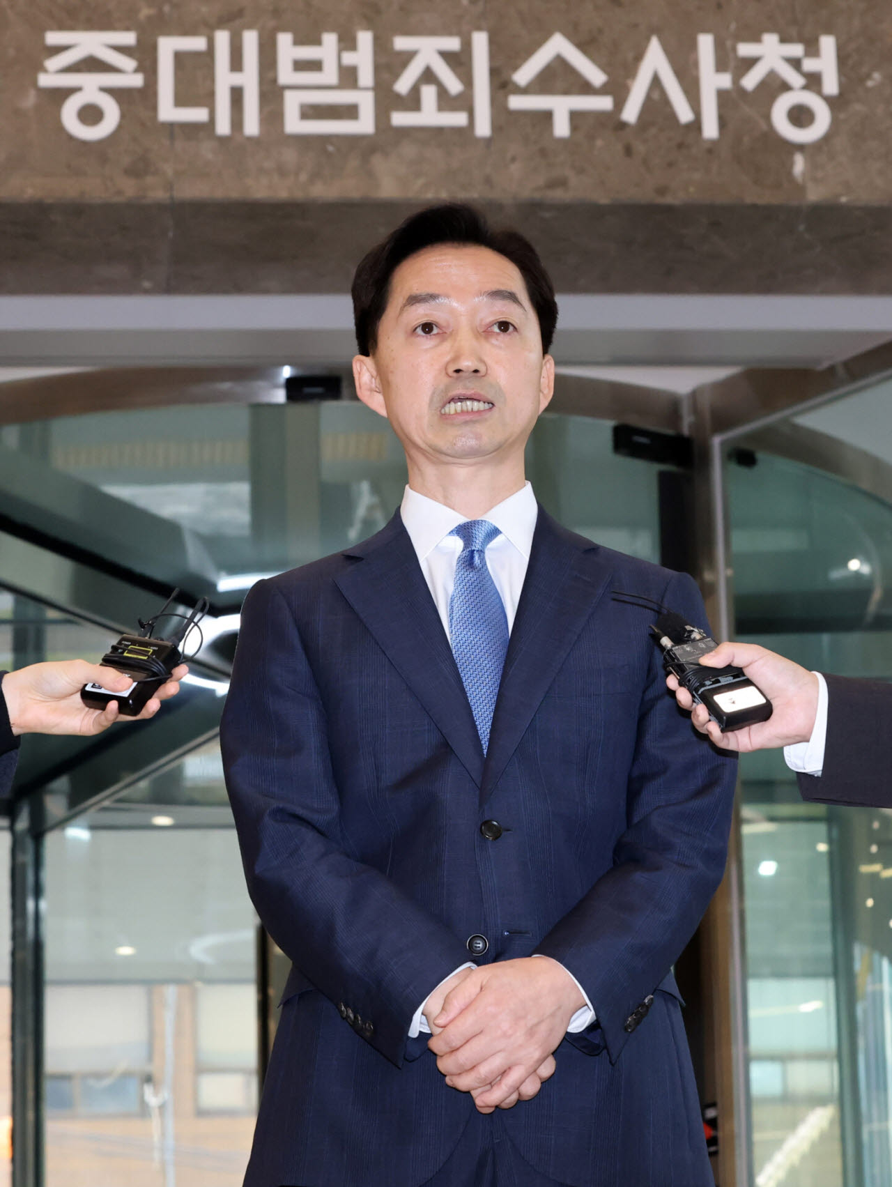 질의에 답하는 김지용 초대 중대범죄수사청장                                                                                                                                                        