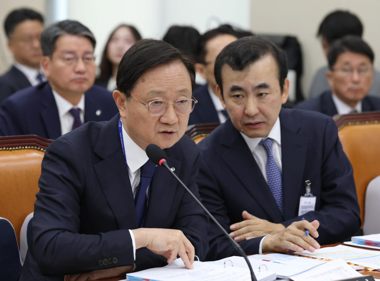 "금감원, BNK회장 연임 관련 검사결과 공개해야”