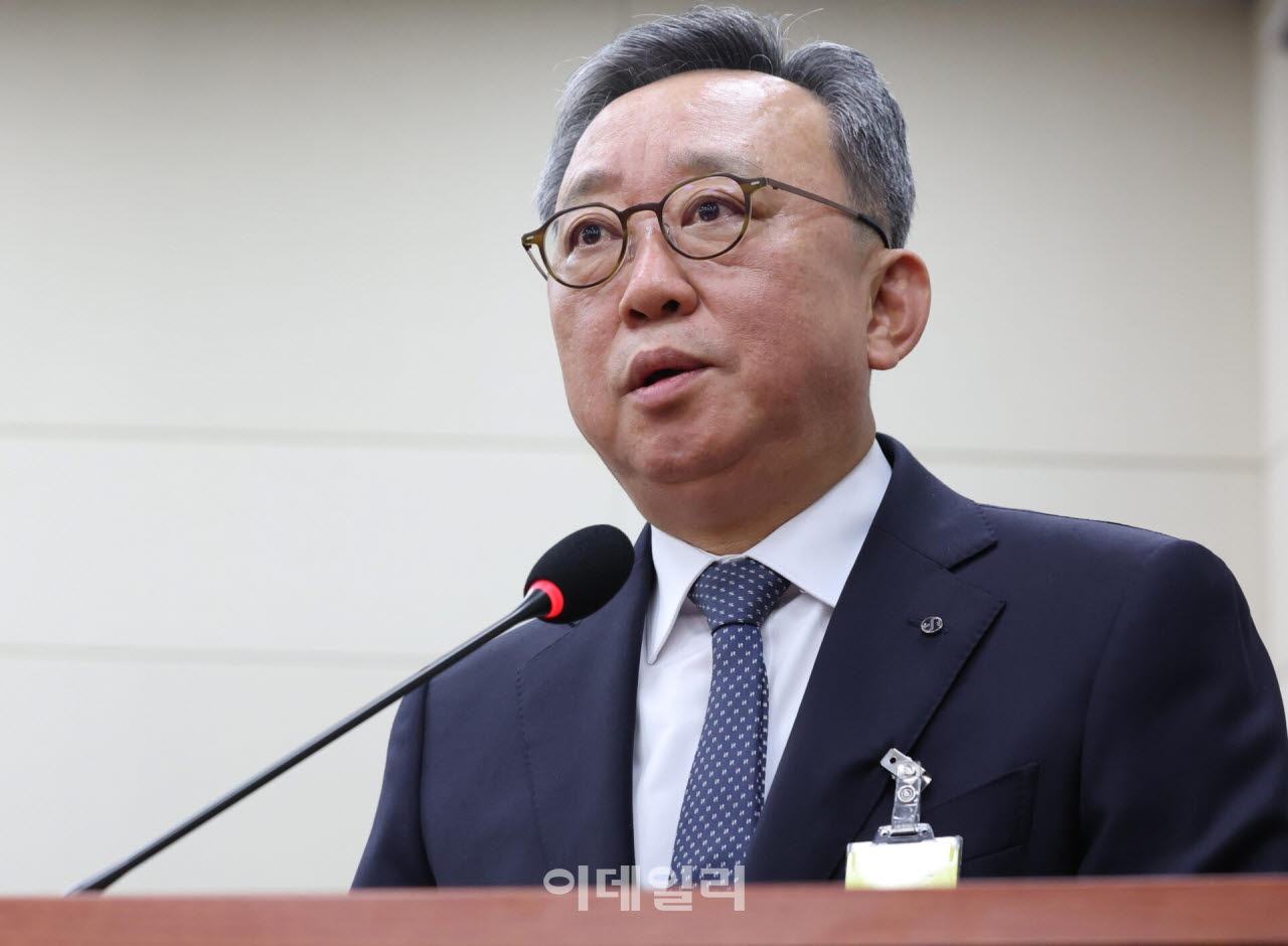 국정감사, '답변하는 정상혁 신한은행장'                                                                                                                                                  