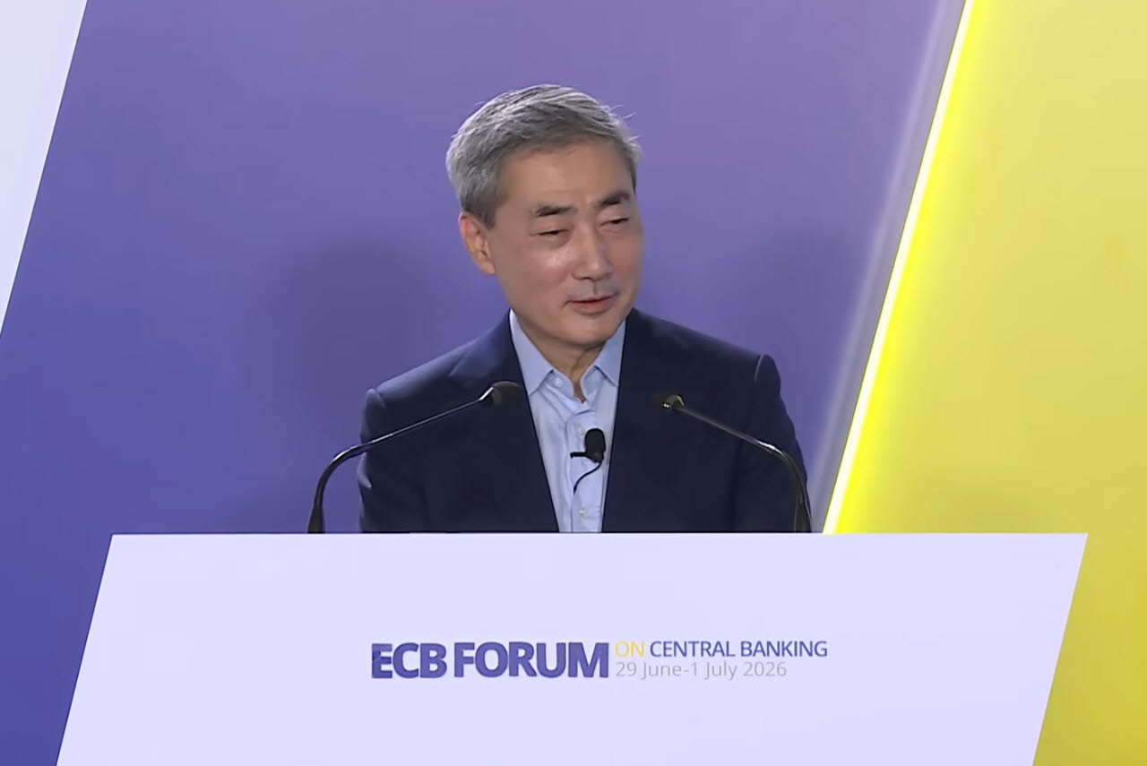 신현송 총재 발표 듣고 관심… 영란은행 부총재 직접 찾아왔다