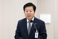 공주대 통합 난항에 고개 숙인 김정겸 충남대 총장…“송구스럽다”