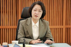 "이대론 하루 이자 5억 '빚 쓰나미' 닥칠 것"…낡은 지방세제 바꿔야