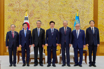 李 대통령, 일본 재계 대표단 접견…"첨단산업 한일 협력"