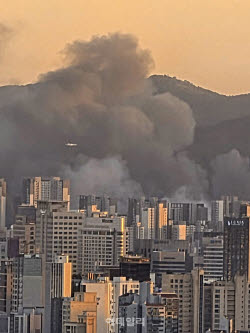 [속보]구룡마을 화재 소방 대응 1단계로 하향 조정