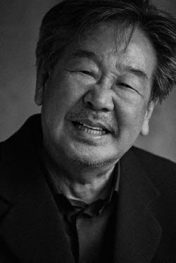 ‘국민 아버지’ 최불암 별세… 장례는 초록우산 어린이재단장으로