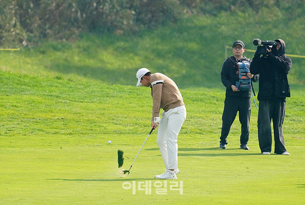  장유빈, 정교한 컨택으로 선두를 위협한다                                                                                                                                                          