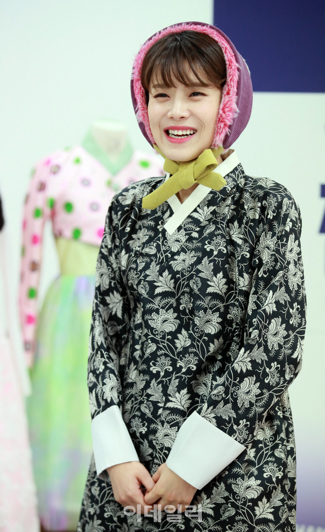 [포토]'볼끼' 잘 어울리죠?'