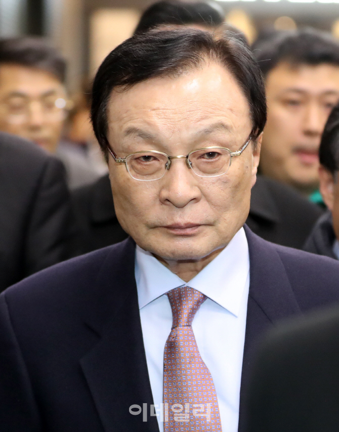 [포토]현장 최고위원회의 참석하는 이해찬 민주당 대표