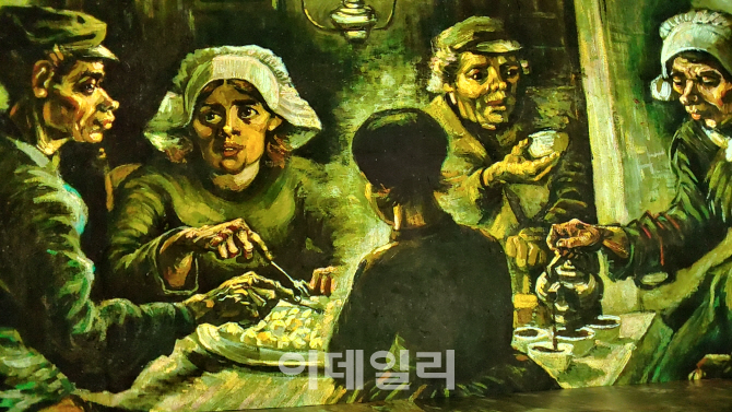 '감자 먹는 사람들' 거기 있었다…비밀벙커 깨운 '고흐'