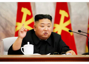 北김정은, 당중앙군사위 주재…핵 억제력 강화 논의(속보)