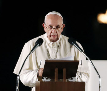 프란치스코 교황 "이탈리아 봉쇄 해제? 승리 선언 이르다"