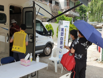 서초구, 폭염이동쉼터·서리풀 양산 대여서비스