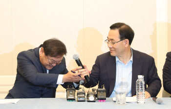 여야 극적 합의에도 공수처·박원순·인청 ‘첩첩산중’