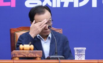 박원순 후폭풍… 결국 고개숙인 이해찬 “특단 조치”(종합)