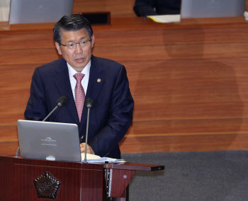 은성수 "중기·소상공인 대출 만기연장으로 의견 모아"