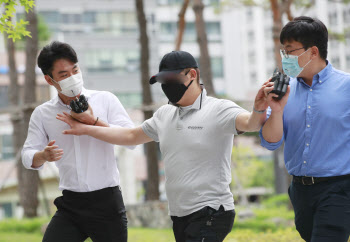 '구급차 막은 택시기사' 구속…法 "범죄혐의 소명, 구속 필요성 인정"