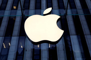 애플, 아이폰12 출시 지연 공식화…“9월 출시 어렵다”
