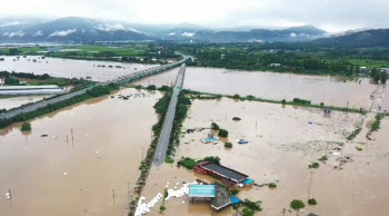 폭우 속 "4대강 사업 없었으면 어쩔 뻔"...홍수도 文정부 탓?