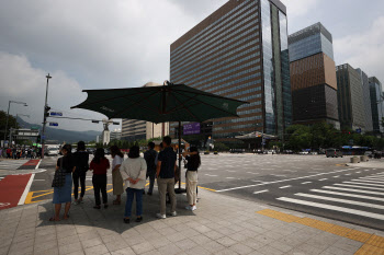 서울시, 폭염대책 가동…복지시설 폐쇄에 '무더위 쉼터' 운영